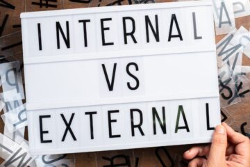 4 Key Differences Between External & Internal Leaders: Which Approach Will Take You to the Top? | effective coaches Angelie Kapoor Oversight global